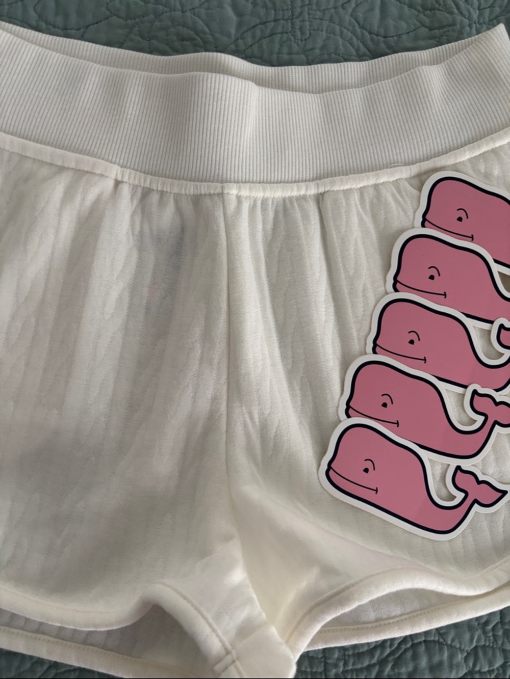 Vineyard Vines Cream Quilted Lounge Shorts with Whale Logo-Firm price - Picture 3 of 5